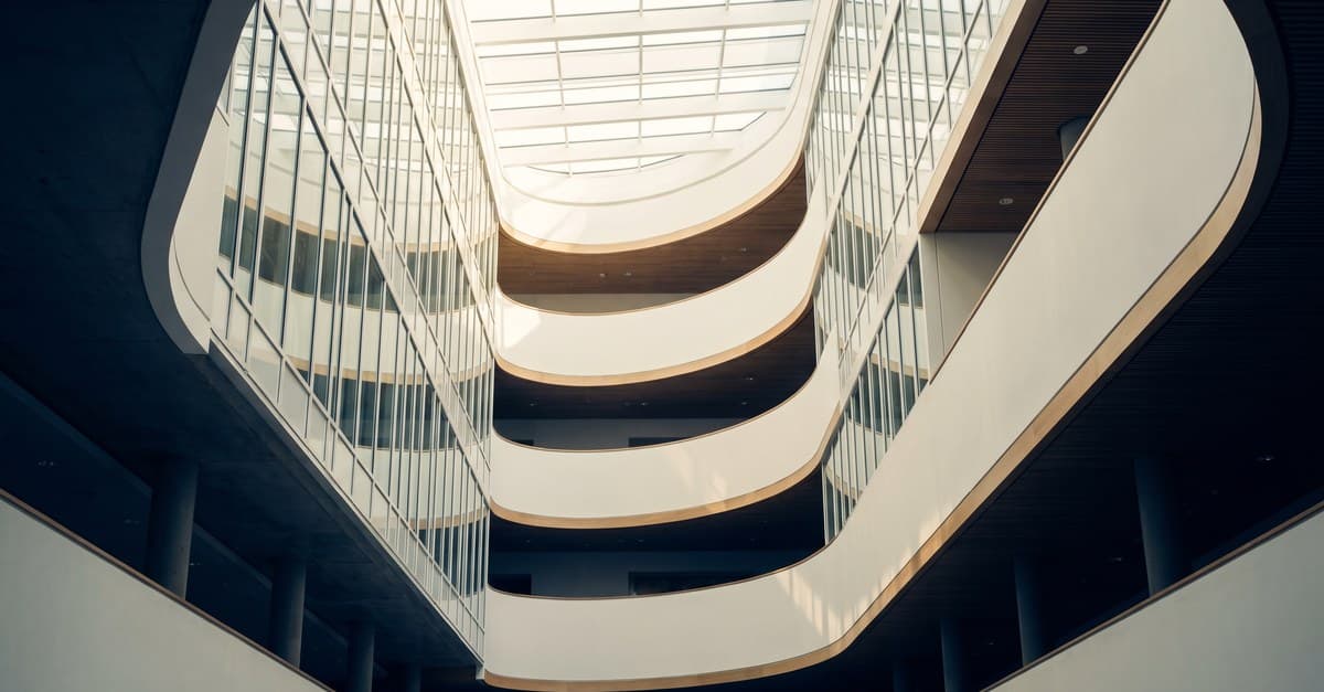 Strengthening Senior Leadership at a Multi-Site Health System Through Independent, Cross-Sector Benchmarking